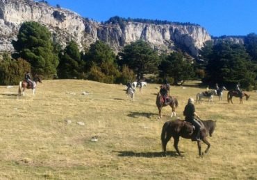 3 days Horseback Riding in Aragonese Pyrenees with accommodation.