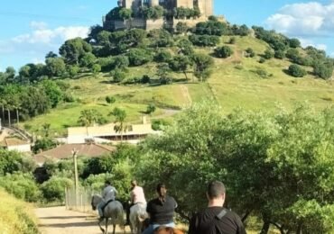 Horseback Riding to Highgarden Castle in Almodóvar del Rio